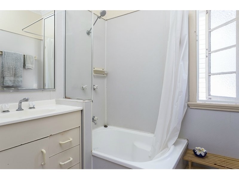 27 Dartmouth Street, Coopers Plains QLD 4108