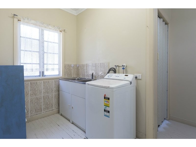 27 Dartmouth Street, Coopers Plains QLD 4108