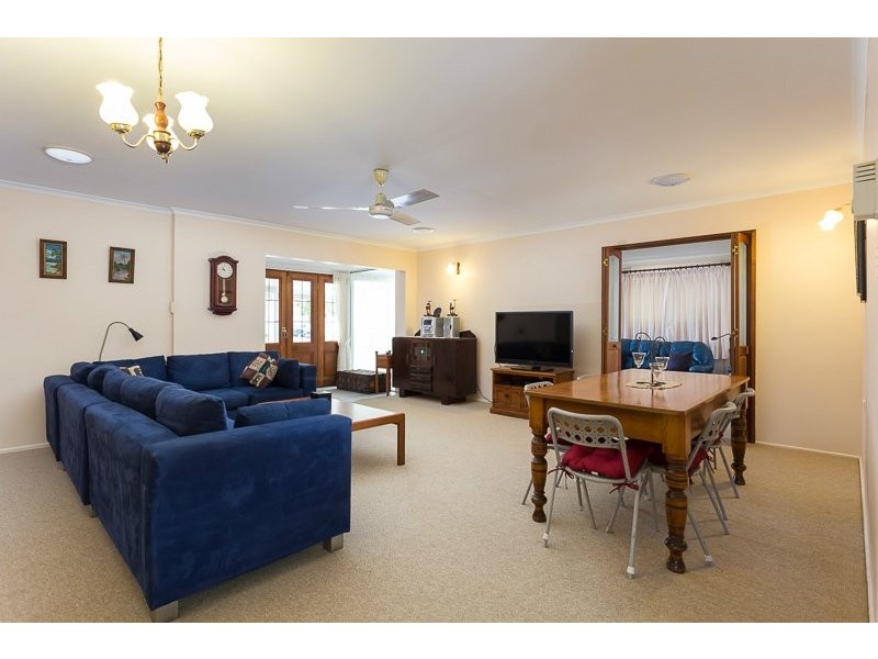 127 Greenmeadow Road, Mansfield QLD 4122