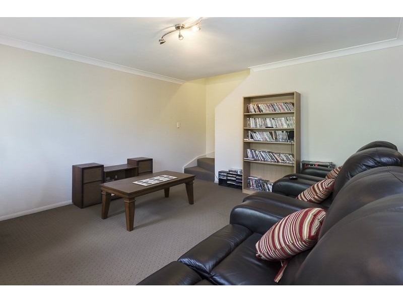 12 Estate Place, Holland Park West QLD 4121