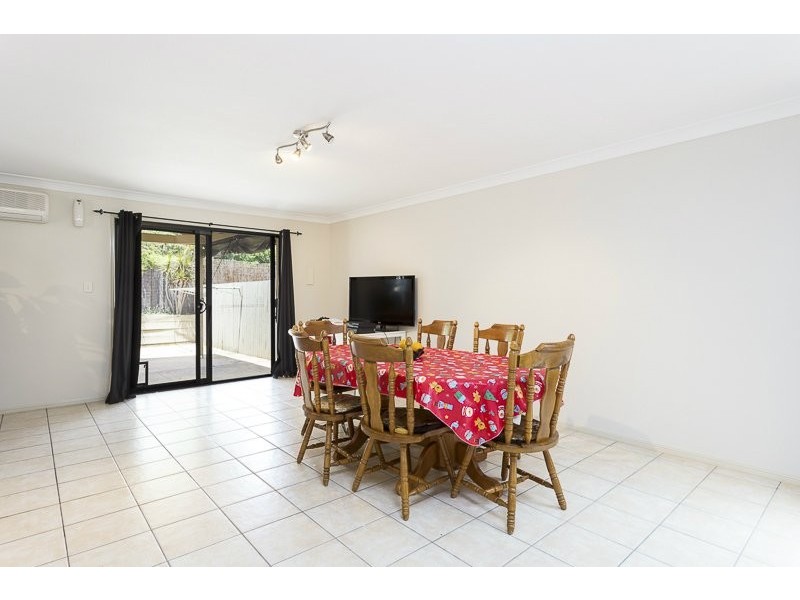 12 Estate Place, Holland Park West QLD 4121