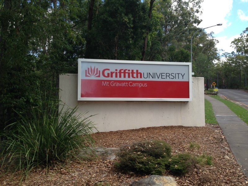 12 Estate Place, Holland Park West QLD 4121