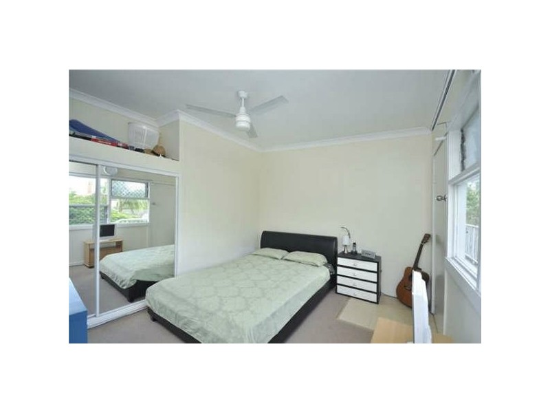 4/845 Logan Road, Holland Park West QLD 4121