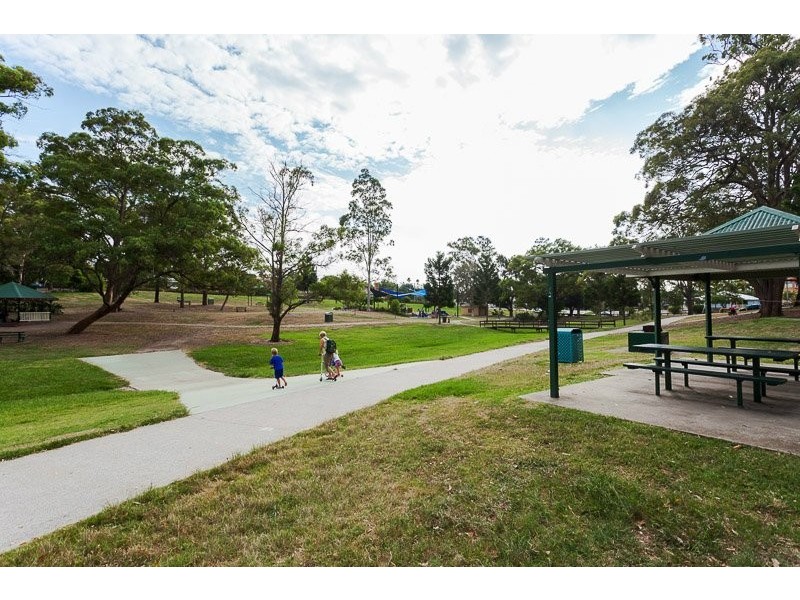 4/845 Logan Road, Holland Park West QLD 4121