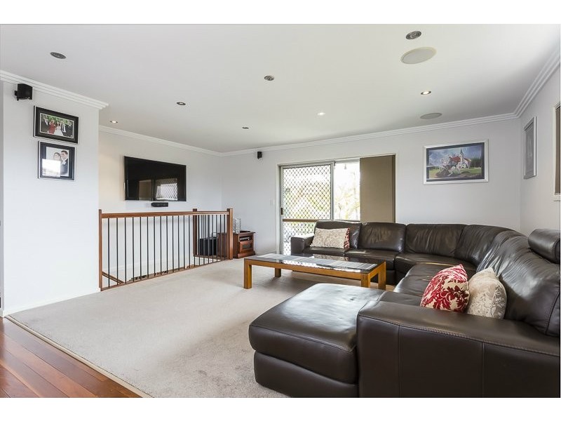 11 Martense Street, Wishart QLD 4122