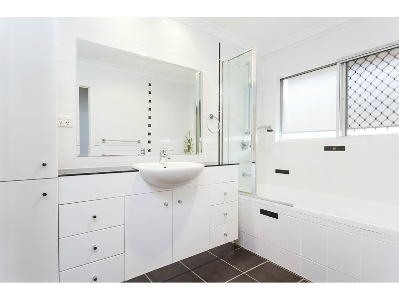 11 Martense Street, Wishart QLD 4122