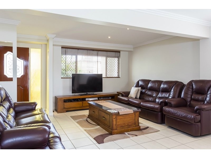 11 Martense Street, Wishart QLD 4122