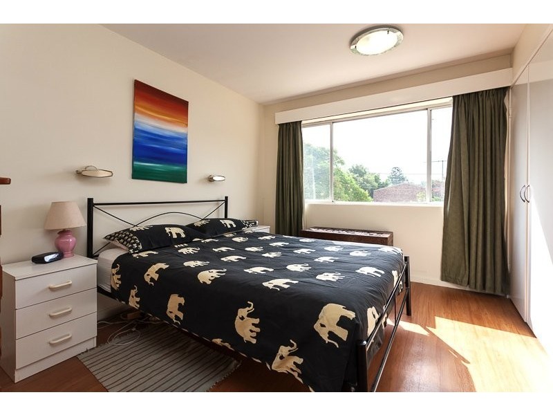 2/837 Logan Road, Holland Park West QLD 4121