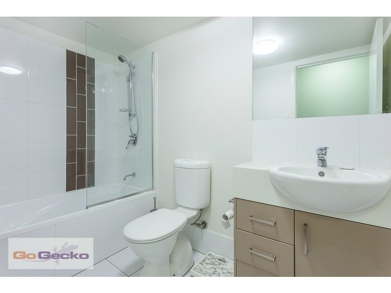 2/35 Hamilton Road, Moorooka QLD 4105