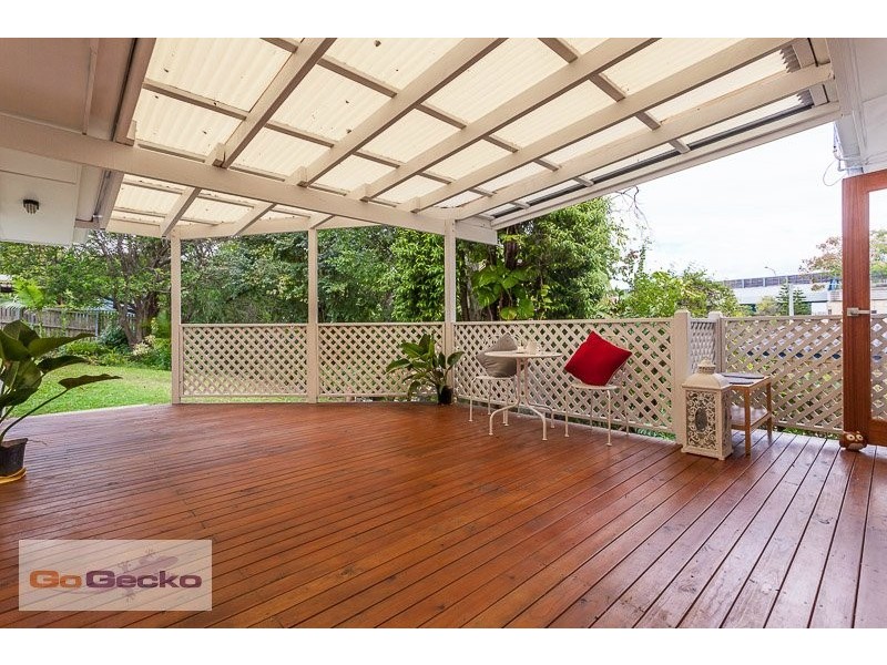 38 Oatland Crescent, Holland Park West QLD 4121