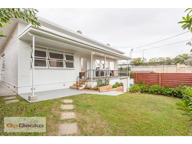 38 Oatland Crescent, Holland Park West QLD 4121