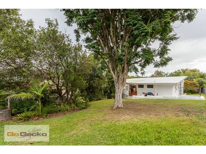 38 Oatland Crescent, Holland Park West QLD 4121