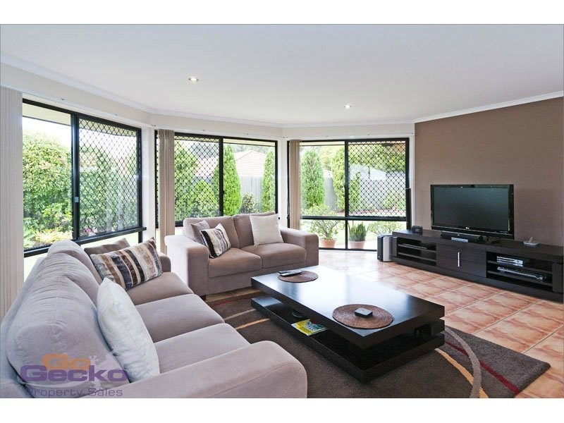 8 Sungold Place, Eight Mile Plains QLD 4113