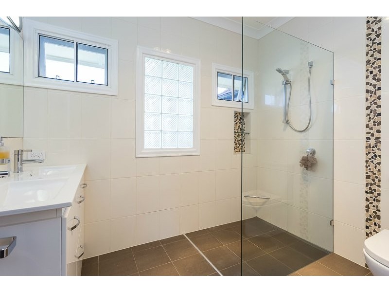 111 Beverley Hills Street, Moorooka QLD 4105