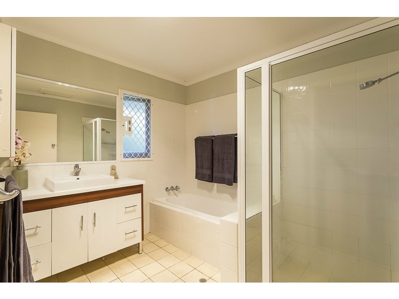 4 Kyoga Street, Kenmore QLD 4069