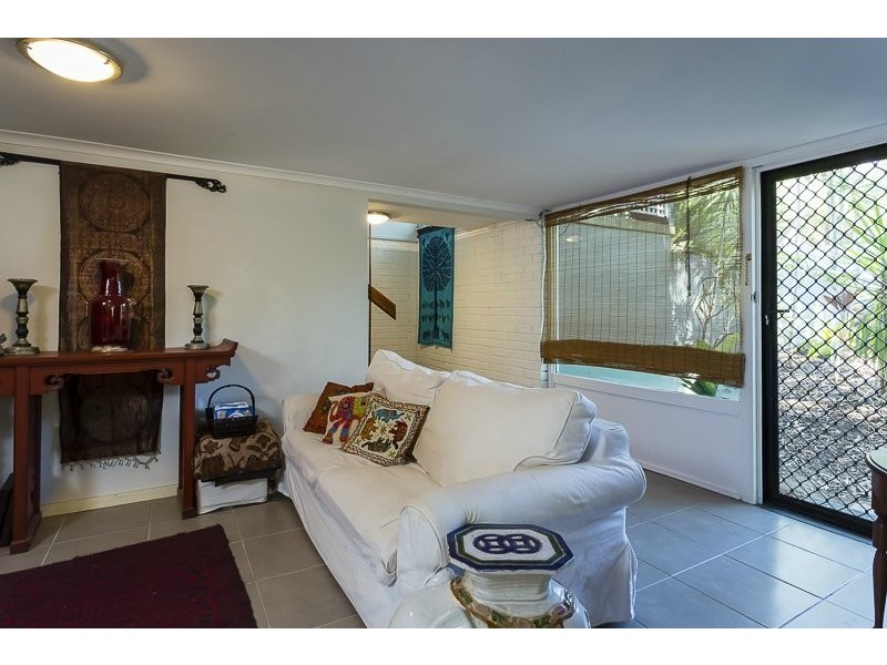 4 Kyoga Street, Kenmore QLD 4069