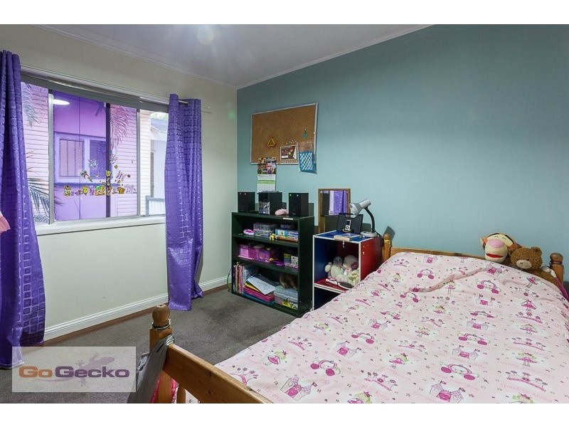 82 Lancelot Street, Tennyson QLD 4105