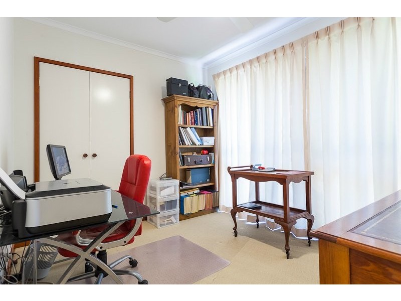 367 Pine Mountain Road, Mansfield QLD 4122