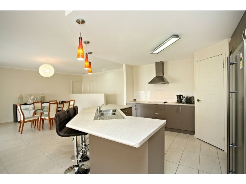 26 Langford Street, Eight Mile Plains QLD 4113