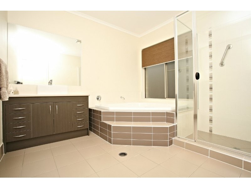 26 Langford Street, Eight Mile Plains QLD 4113