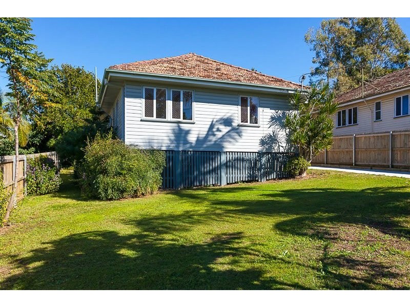 16 Mapleton Street, Mount Gravatt East QLD 4122