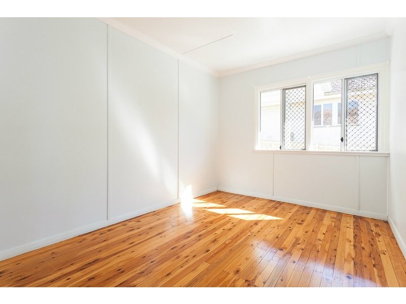 16 Mapleton Street, Mount Gravatt East QLD 4122