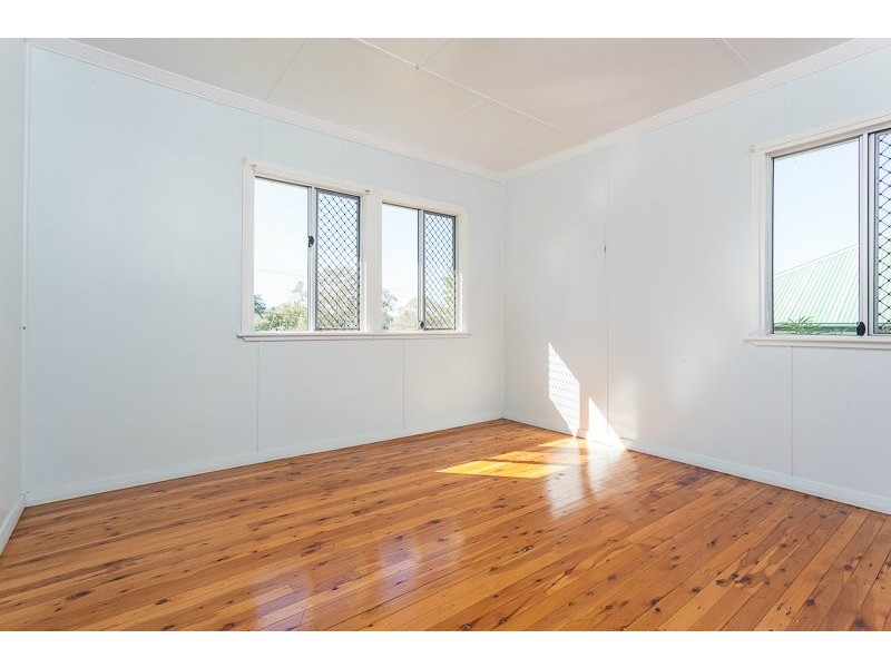 16 Mapleton Street, Mount Gravatt East QLD 4122