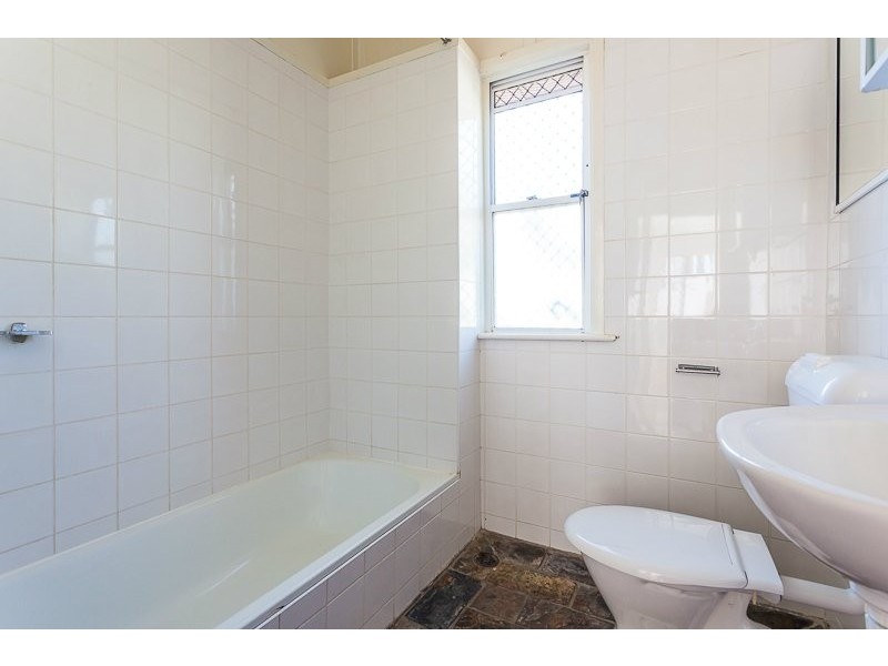 16 Mapleton Street, Mount Gravatt East QLD 4122