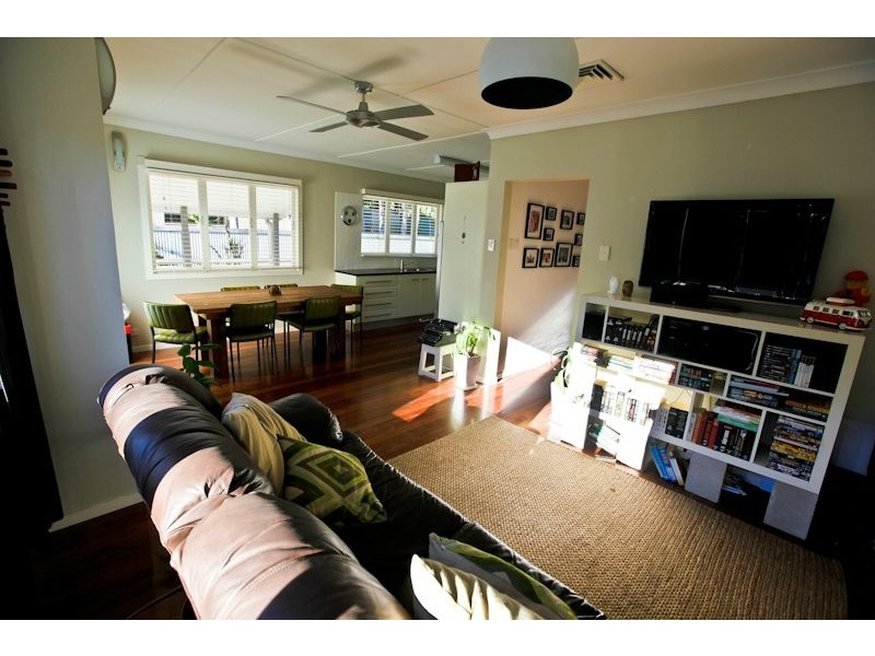 91 Nursery Road, Holland Park West QLD 4121