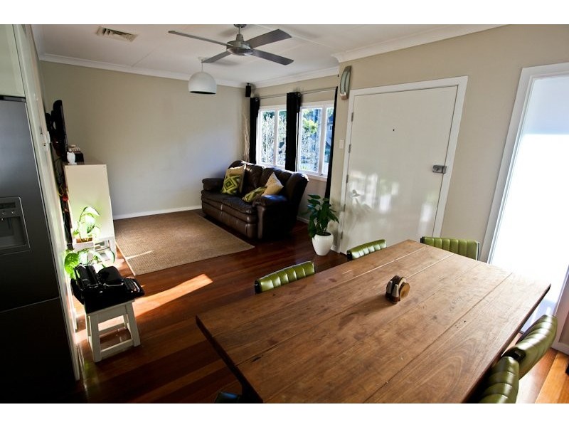 91 Nursery Road, Holland Park West QLD 4121