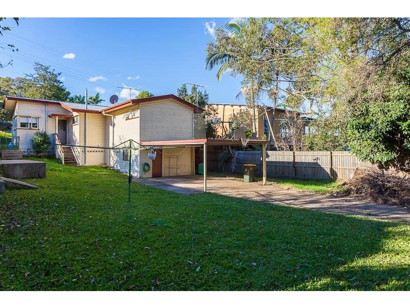31 Diamond Street, Holland Park QLD 4121
