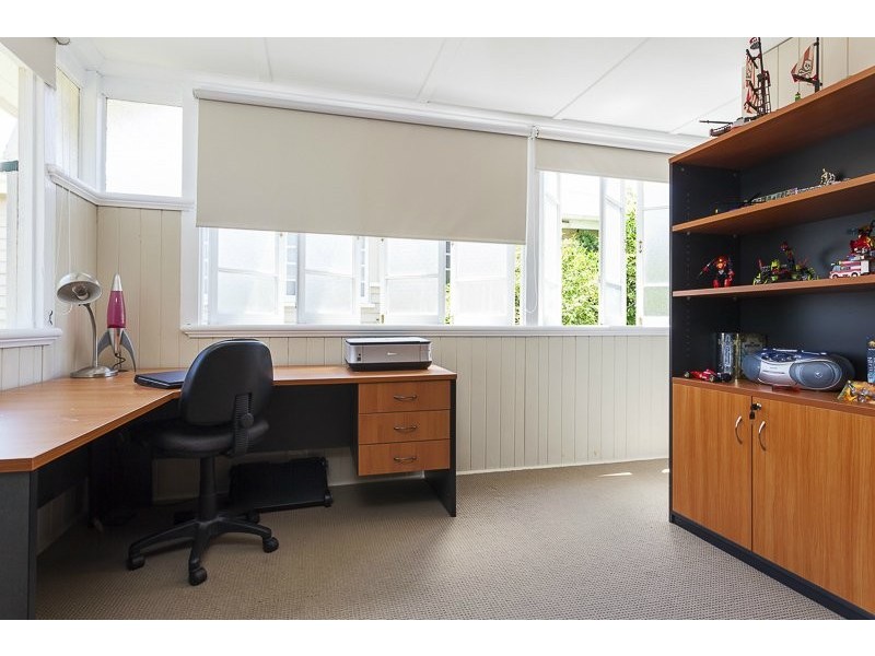 14 Gibson Crescent, Holland Park QLD 4121