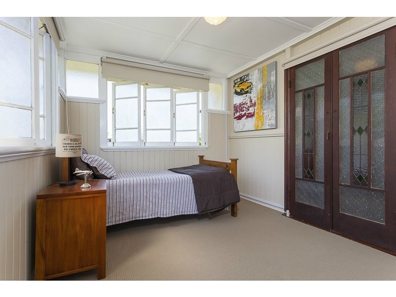 14 Gibson Crescent, Holland Park QLD 4121