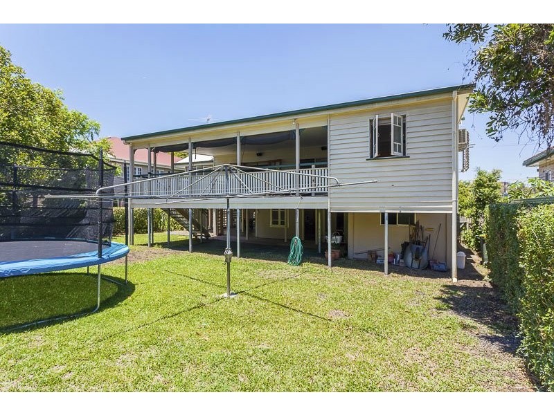 14 Gibson Crescent, Holland Park QLD 4121