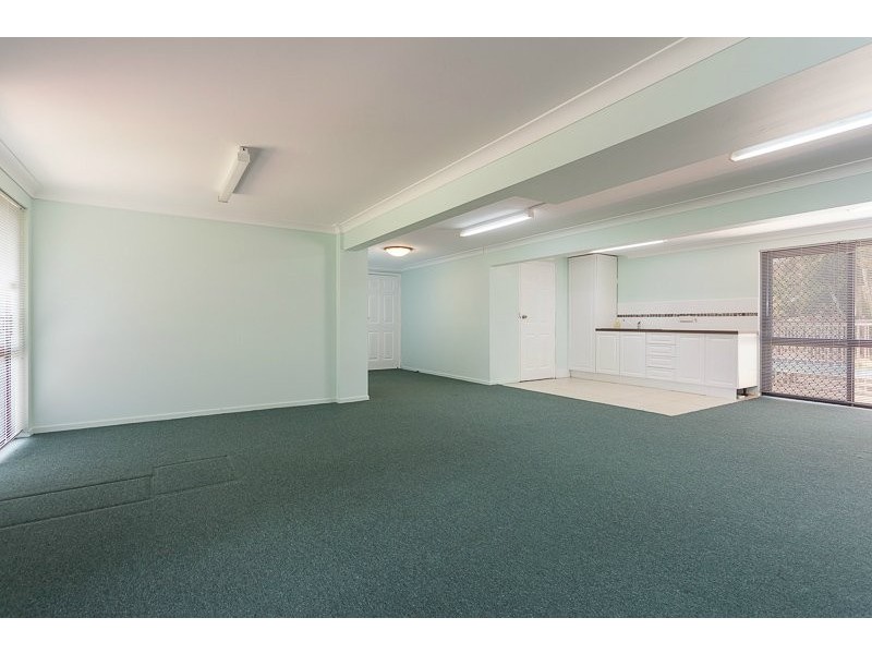 27 Delavan Street, Wishart QLD 4122