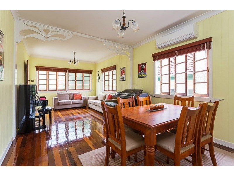 50 Hockings Street, Holland Park West QLD 4121