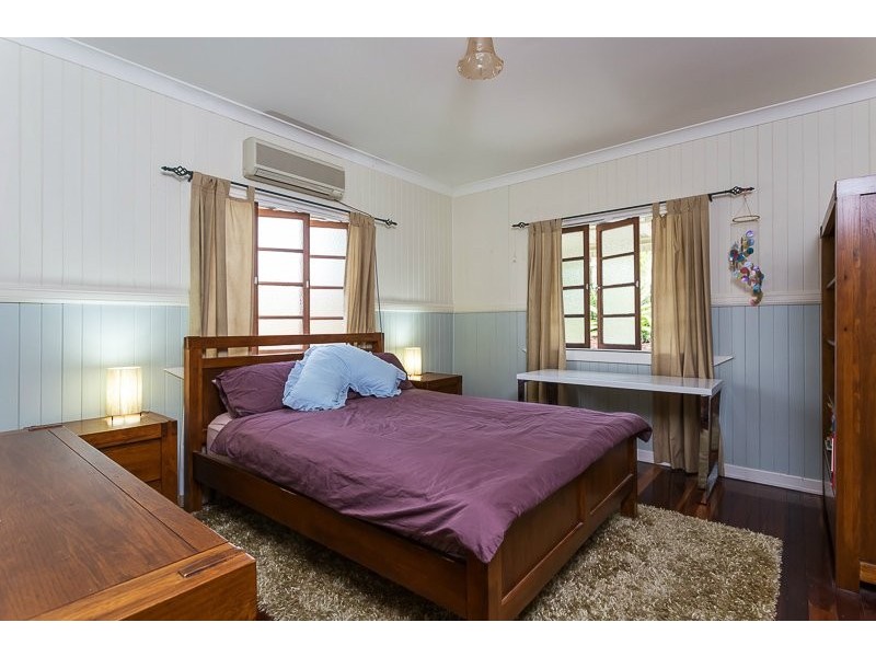 50 Hockings Street, Holland Park West QLD 4121