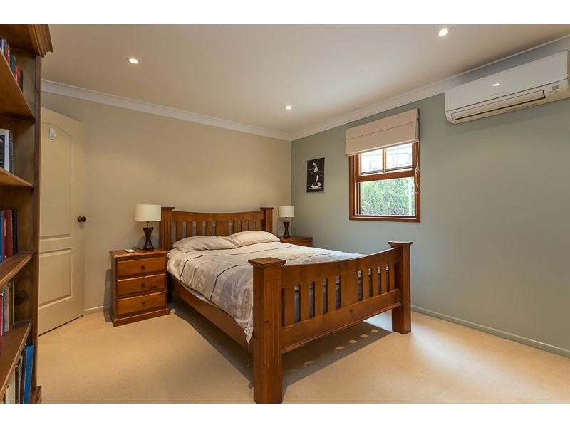 50 Hockings Street, Holland Park West QLD 4121