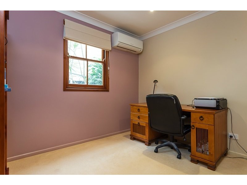 50 Hockings Street, Holland Park West QLD 4121