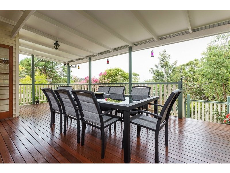 50 Hockings Street, Holland Park West QLD 4121