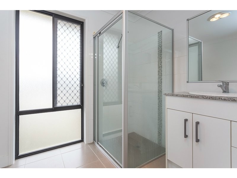 4 Hernandia Place, Mackenzie QLD 4156