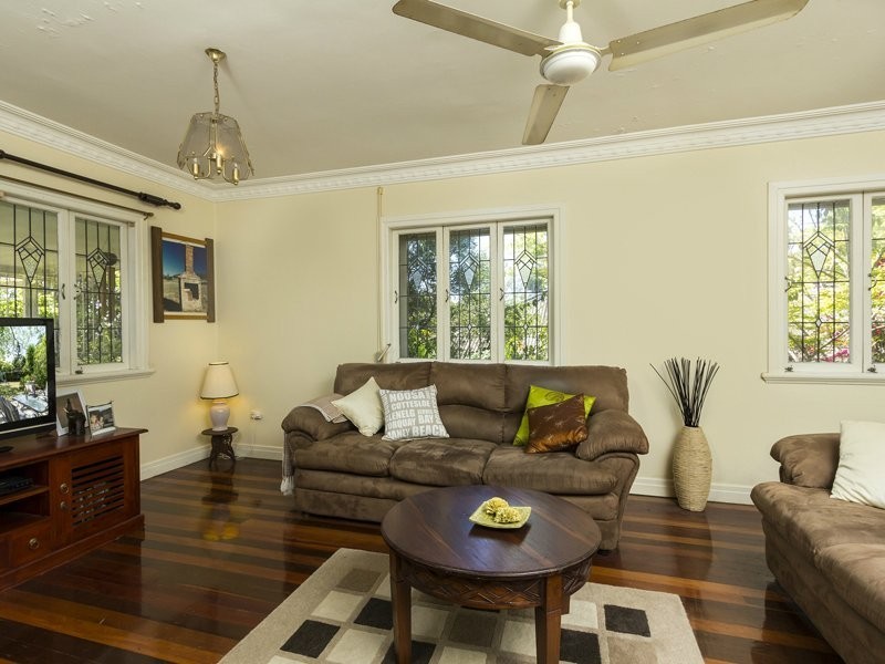 19 Pemberton Street, Tarragindi QLD 4121