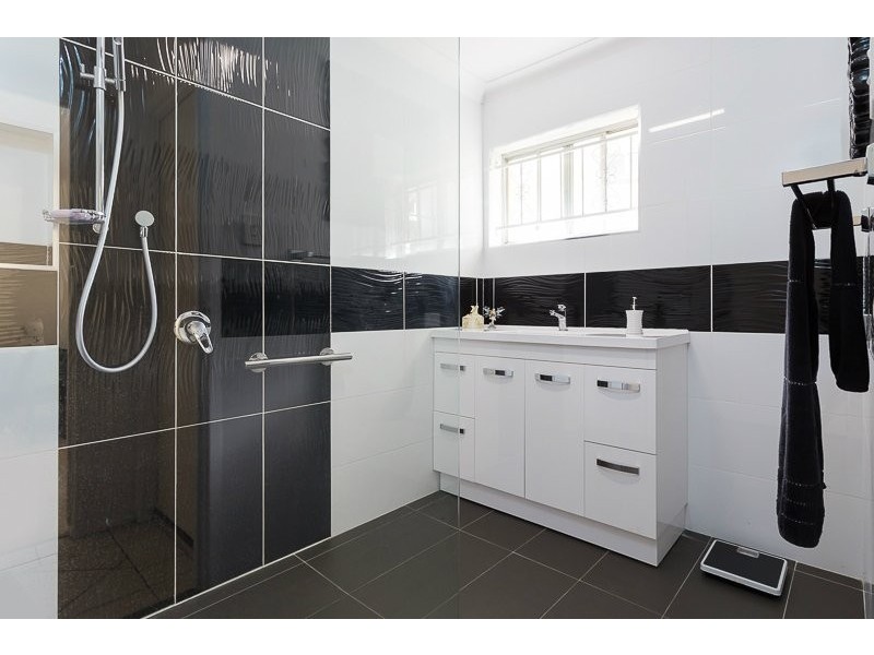 1 Skipton Street, Macgregor QLD 4109