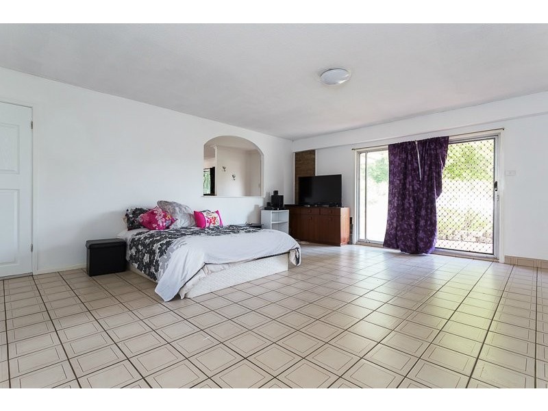 1 Skipton Street, Macgregor QLD 4109