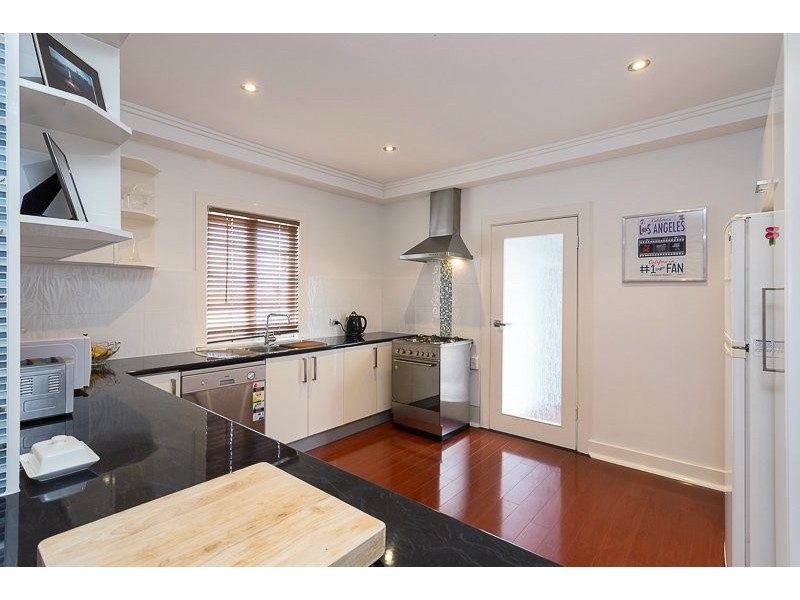 81 Broadwater Road, Mount Gravatt East QLD 4122