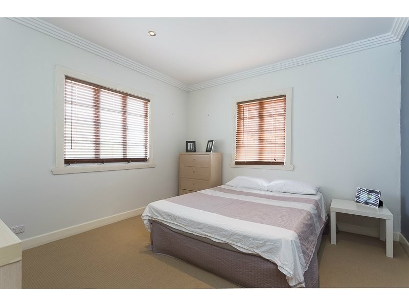 81 Broadwater Road, Mount Gravatt East QLD 4122