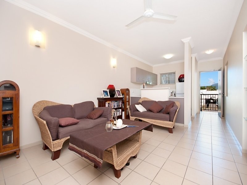303/2-8 Centenary Close, Manoora QLD 4870