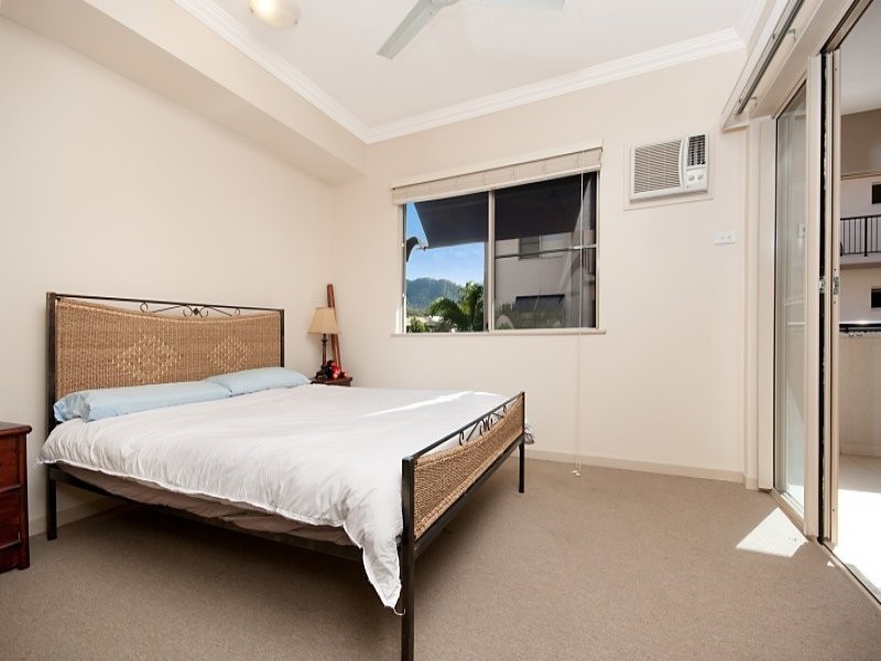 303/2-8 Centenary Close, Manoora QLD 4870