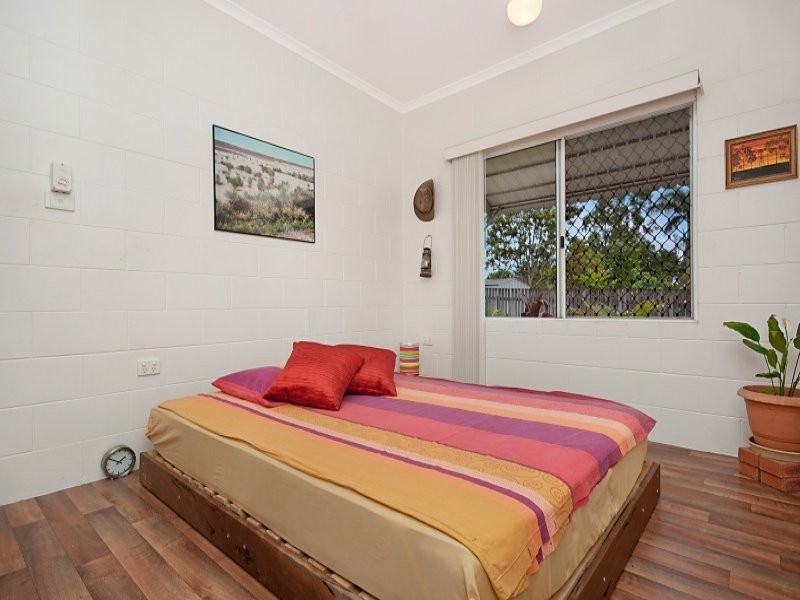 30 Kangaroo Street, Bentley Park QLD 4869