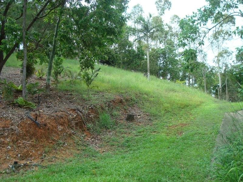 6 Cilento Close, White Rock QLD 4868